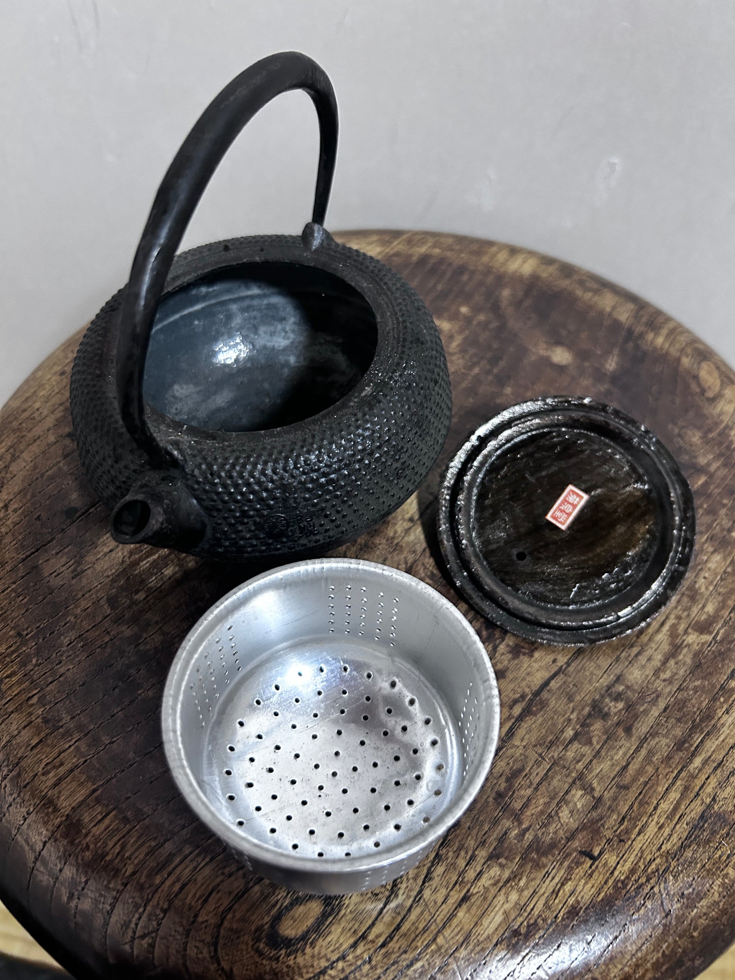 南部鉄器　菊泉堂　鉄瓶